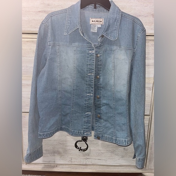 ⭐️ A.M.I. ⭐️ Vintage Denim Decorative Jacket - Picture 4 of 9